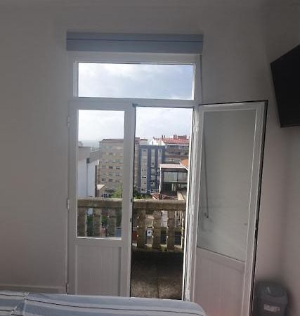 Habitacion Pequena Con Balcon Apartment Vigo Exterior photo