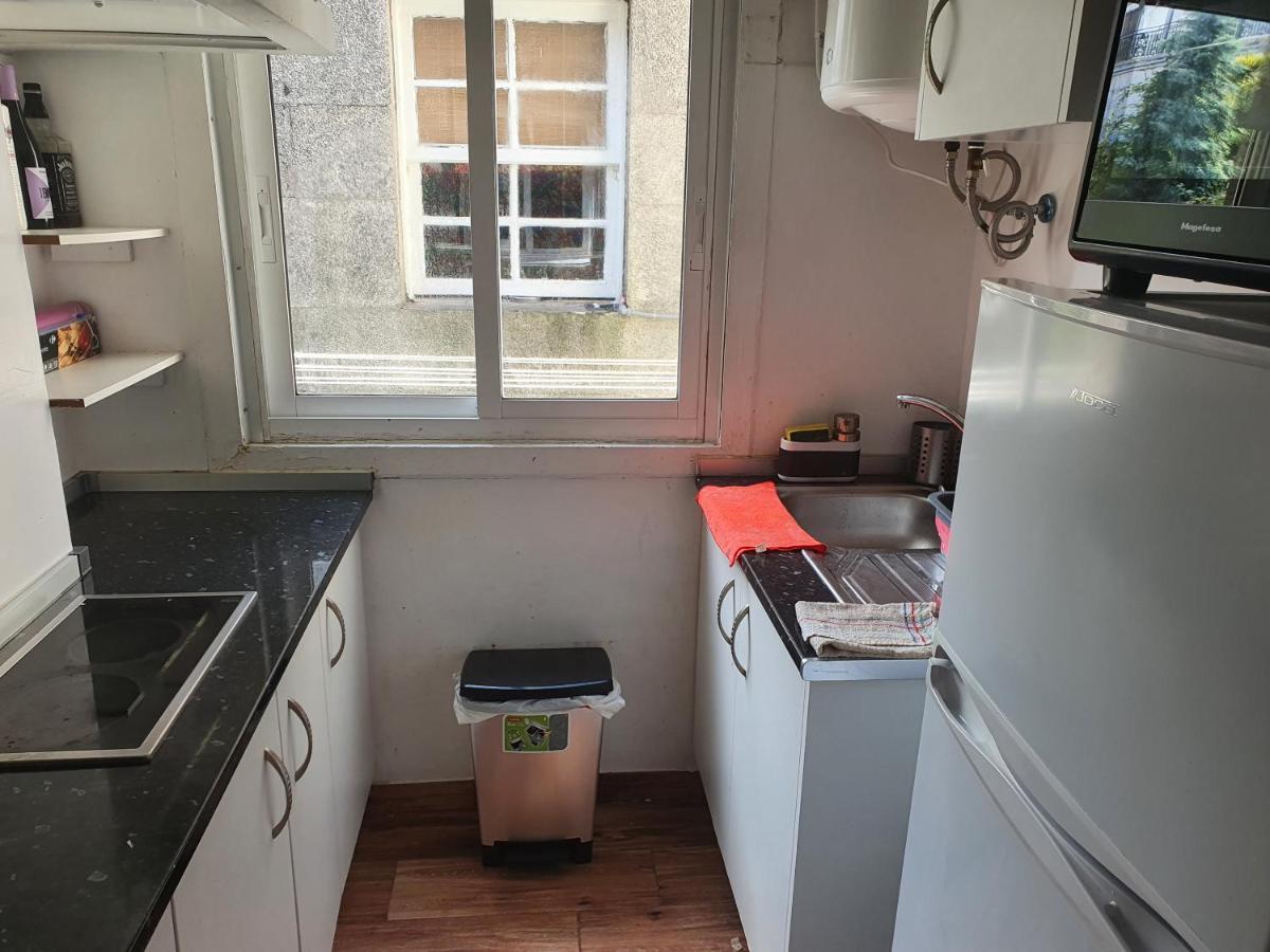 Habitacion Pequena Con Balcon Apartment Vigo Exterior photo